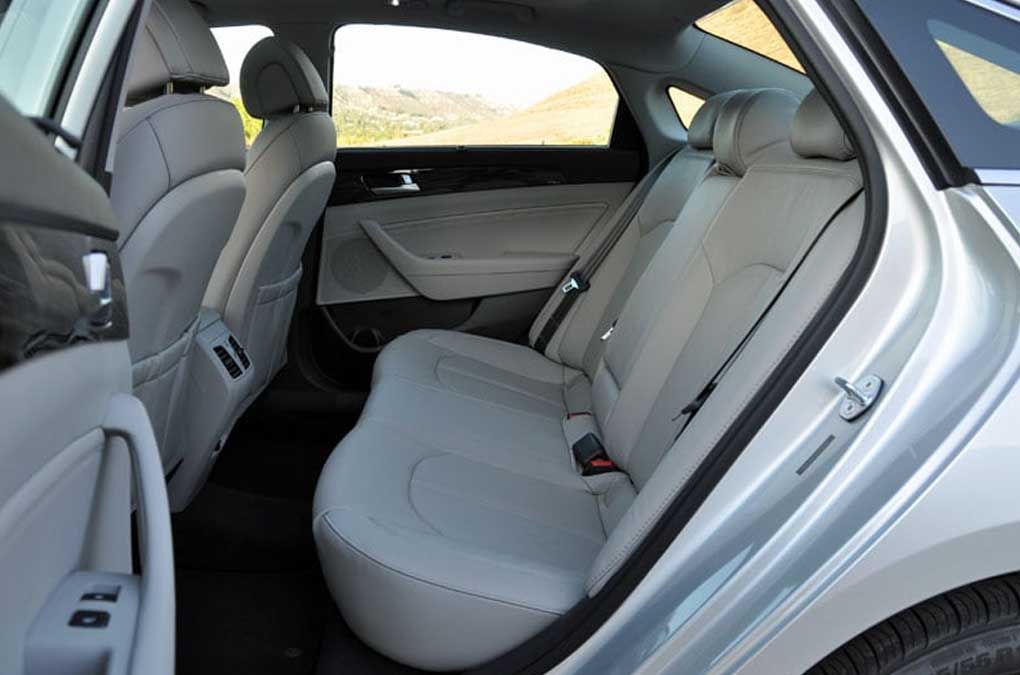 back seat Interior 2015 Hyundai Sonata