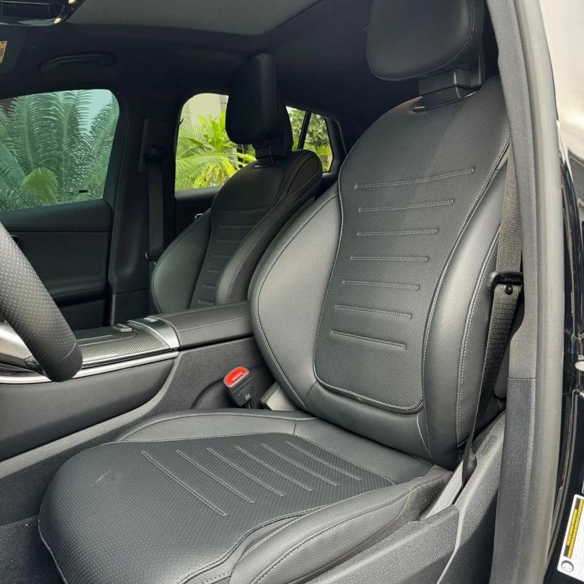 2024 Mercedes Benz GLC: Trims, Price in Nigeria 4 2024 MERCEDES BENZ GLC300 interior
