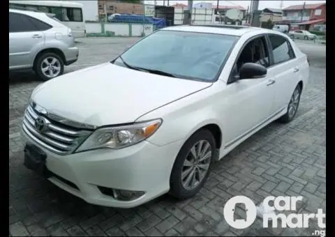 Unregistered 2010 Toyota Avalon - 2/4