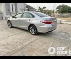 Foreign used 2017 Toyota Camry SE - 4