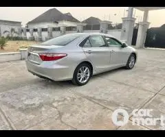 Foreign used 2017 Toyota Camry SE - 5