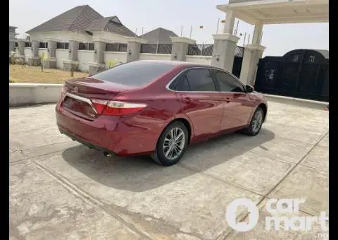 Super clean 2016 Toyota Camry SE - 5/5