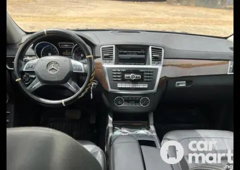 Super clean 2013 Mercedes Benz GL450 - 2/5