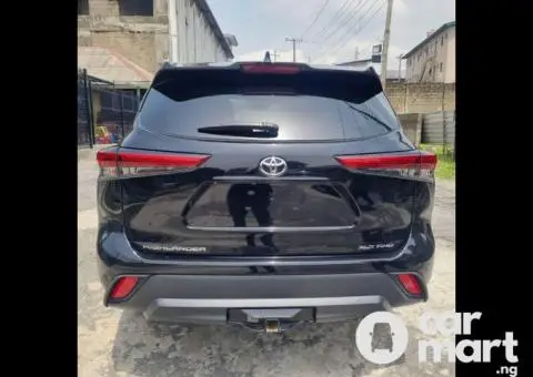 Foreign Used 2022 Toyota Highlander XLE AWD - 1/5