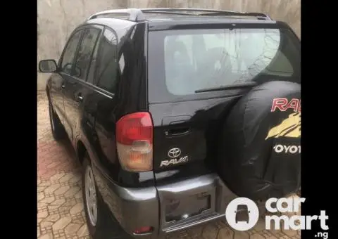 Used 2005 Toyota RAV4 - 1/5