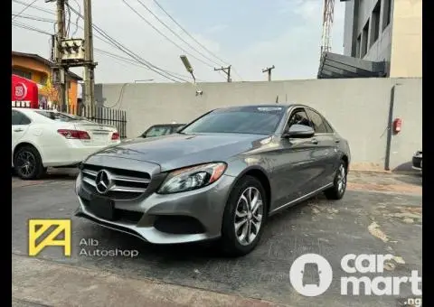 2016 Mercedes Benz C300 4Matic - 2/5