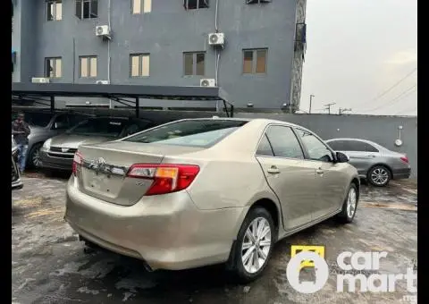 2014 Toyota Camry XLE - 5/5