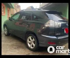 2004 Lexus RX330 Full Option With Headrest DVD Screen