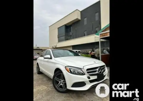 Foreign used 2017 mercedes Benz c300 - 1/4