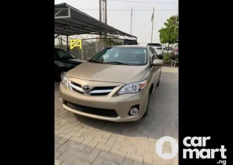 2010 Toyota Corolla LE - 2/5