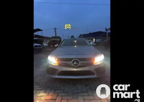 2019 Mercedes Benz C-300 - 1/5