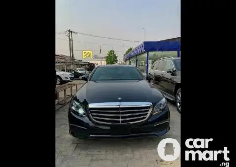 2017 Mercedes Benz E300 luxury - 1/5