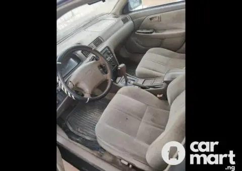 Clean 2001 Toyota Camry In Excellent Condition - 2/5