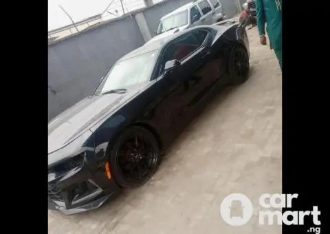 Registered one month used 2018 Chevrolet Camaro - 3/5