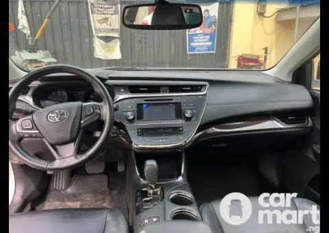 2013 Foreign-used Toyota Avalon XLE - 2/5