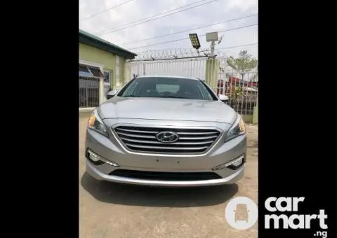 2017 Foreign-used Hyundai Sonata - 1/5