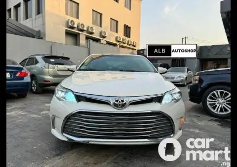 2014 Toyota Avalon XLE - 2/5