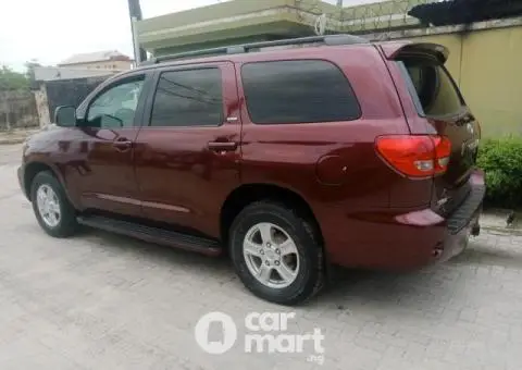 Used 2010 Toyota sequoia - 2/5