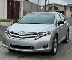 Toyota Venza 2010 full option - 1