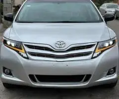 Toyota Venza 2010 full option - 2