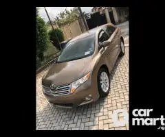 2011 Foreign Used Toyota Venza - 1