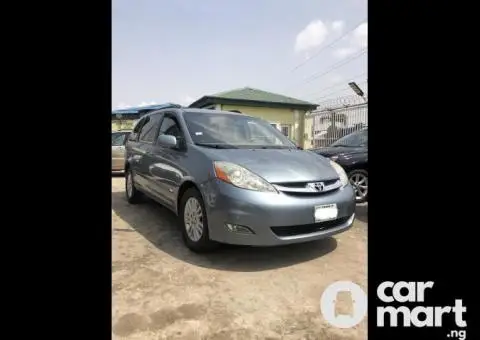 Nigerian Used 2007 Toyota Sienna Limited - 1/5