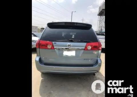 Nigerian Used 2007 Toyota Sienna Limited - 5/5