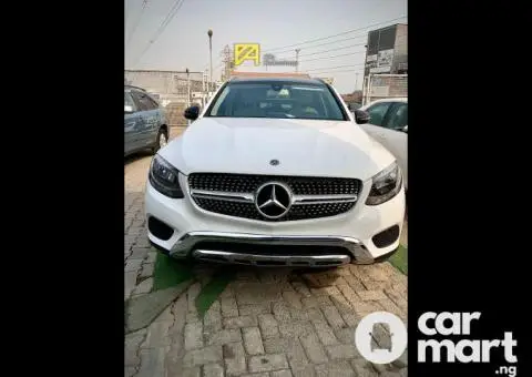 2017 Mercedes-Benz GLC 300 4Matic - 1/5