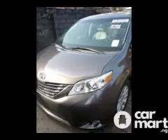 Foreign Used 2014 Toyota Sienna Full Option - 1