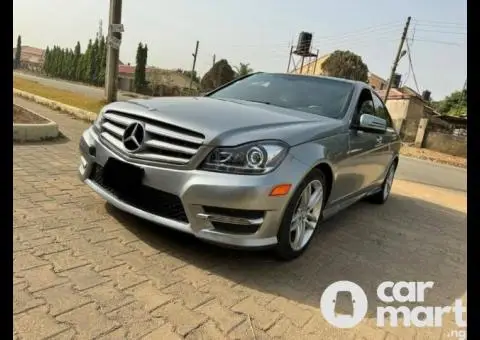 Super clean 2014 Mercedes Benz C300 - 1/5