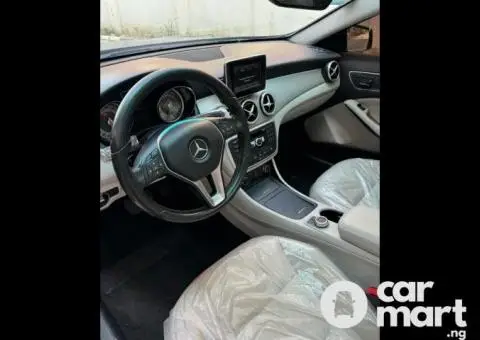 Tokunbo 2015 Mercedes Benz GLA250 - 2/5