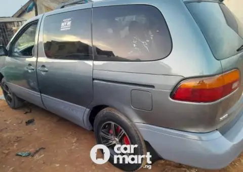 Clean Used Toyota sienna 1999 - 5/5