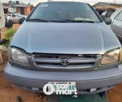 Clean Used Toyota sienna 1999