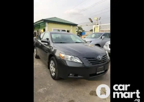 2009 Foreign-used Toyota Camry LE - 1/5