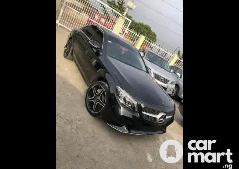 Nigerian Used 2018 Mercedes Benz C300 - 1/5