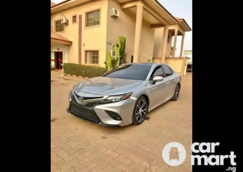 Foreign Used 2019 Toyota Camry - 2/5