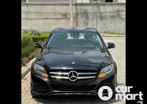 Tokunbo 2017 Mercedes Benz C300 - 1/5