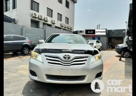 Used 2010 Toyota Camry LE - 1/5