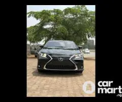 Super clean 2018 Lexus ES350