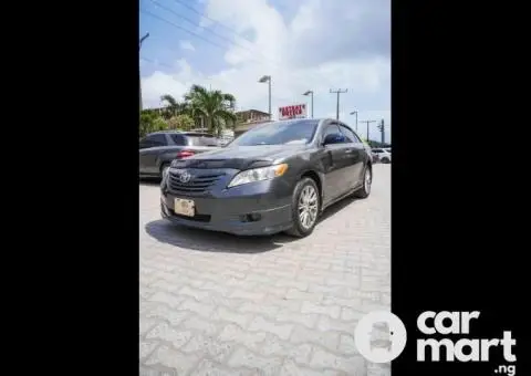 Neatly Used 2007 Toyota Camry SE V4 - 1/5