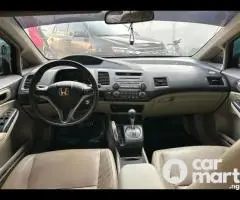 Super clean 2010 Honda Civic iRobot