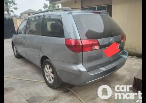 Used Toyota Sienna 2005 - 1/5