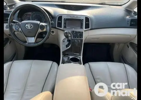 Tokunbo 2013 Toyota Venza (Limited) - 3/4