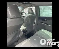 Tokunbo 2012 Toyota Camry XLE - 4