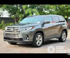 Tokunbo 2015 Facelift to 2018 Toyota Highlander Limited (Platinum Edition) - 1