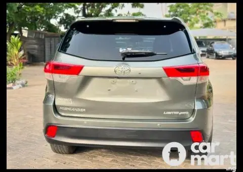 Tokunbo 2015 Facelift to 2018 Toyota Highlander Limited (Platinum Edition) - 4/5