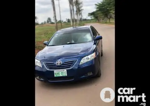 Used Toyota Camry XLE - 1/5