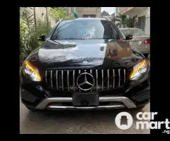 Pre-Owned 2017 Mercedes Benz GLC300