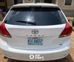 TOYOTA VENZA 2010 IN CRISP CONDITION