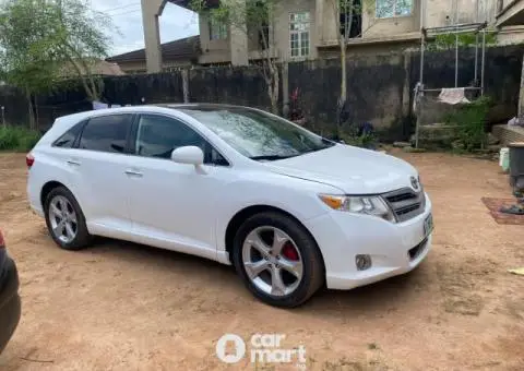 TOYOTA VENZA 2010 IN CRISP CONDITION - 3/5